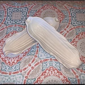 Vintage Signature Housewares
Classic Set of 2 Stoneware Corn
Dishes